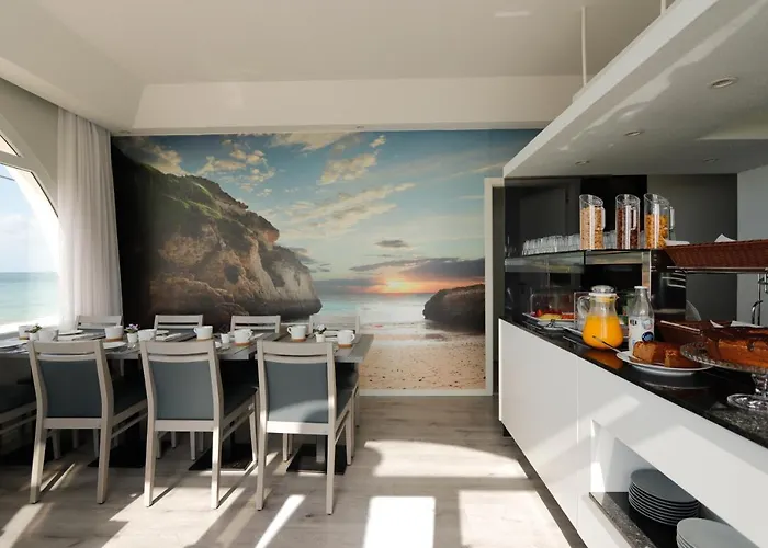 Golden Beach Guest House & Rooftop Bar